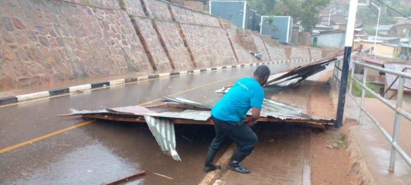  Kigali: Imvura nyinshi yasenye ibikorwaremezo byinshi hirya no hino [AMAFOTO]