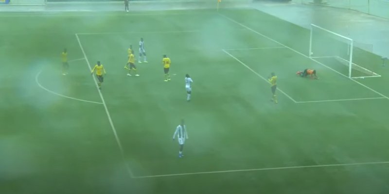 Umukino wahuzaga APR FC na Mukura Victory wasubitswe kubera Imvura