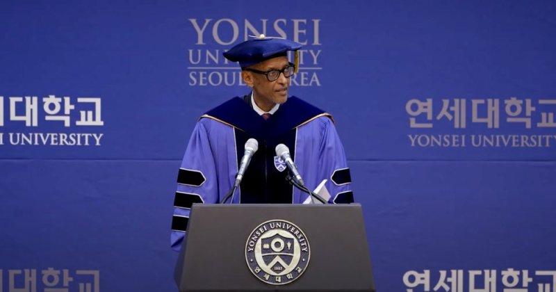 Perezida Kagame yahawe impamyabumenyi y'ikirenga na kaminuza yo muri Koreya