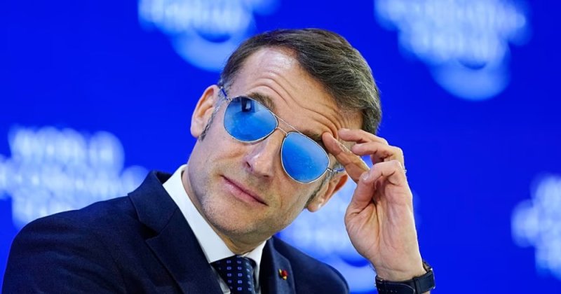 Abakiliya b'uruganda ‘iVision' batumbagiye nyuma y'aho Macron yambaye amadarubindi yarwo