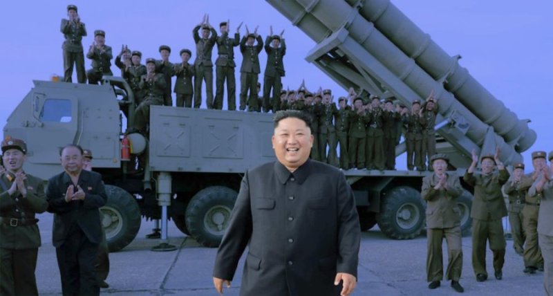 Perezida Kim Jong Un yigambye ko nta kizamubuza gukora intwaro za nucléaire