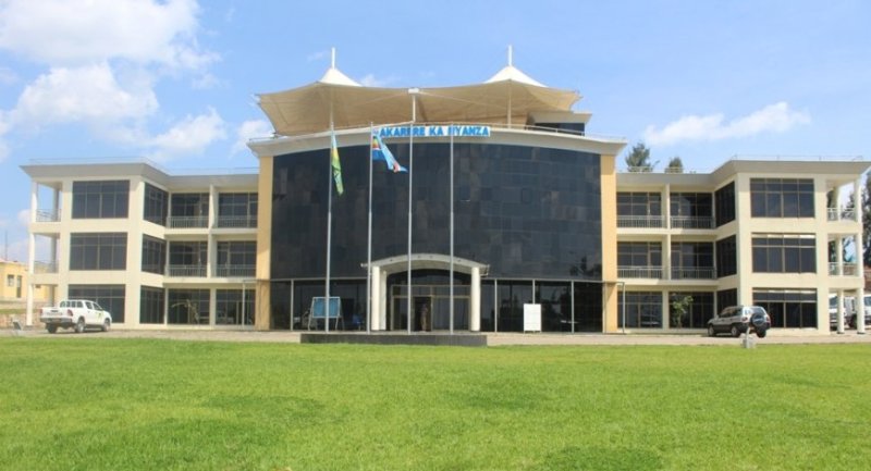 Nyanza: RIB yataye muri yombi umukobwa ukora uburaya ukekwaho kwica umukecuru 