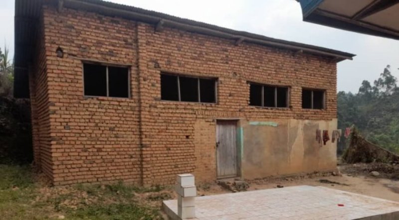 Abantu 80 batawe muri yombi babasanze Munzu yororerwamo Inkoko