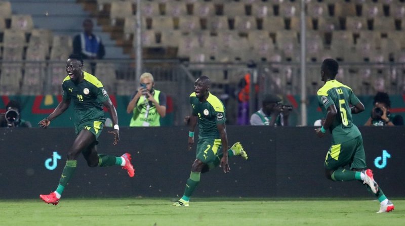 #AFCON2021: Mohamed Salah na Sadio Mane bagejeje ibihugu byabo muri 1/2 cy'irangiza