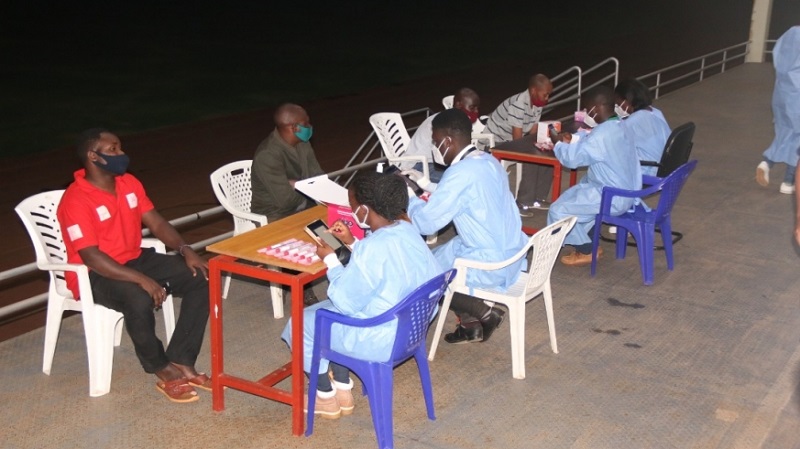 COVID-19: Abantu bashya 109 banduye Coronavirus mu Rwanda barimo 81 babonetse mu masoko