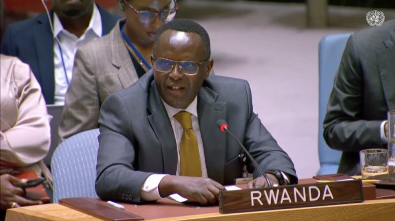 Guhakana Jenoside ni intambwe ya mbere iganisha ku kuyisubiramo- Amb. Martin Ngoga