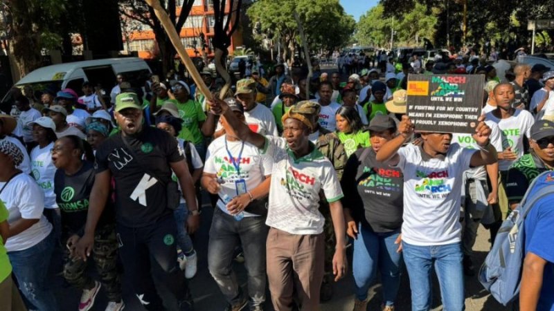 Afurika y'Epfo ku gitutu cy'ubugizi bwa nabi buri gukorerwa abanyamahanga bayibamo