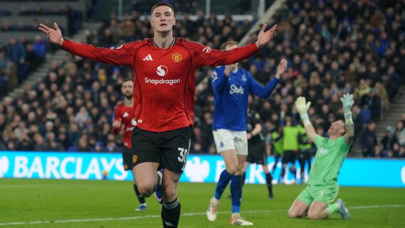Benjamin Šeško yarokoye Manchester United imbere ya Everton