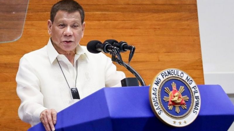 Perezida wa Philippines yasabye abaturage ko udupfukamunwa badusukuza lisansi