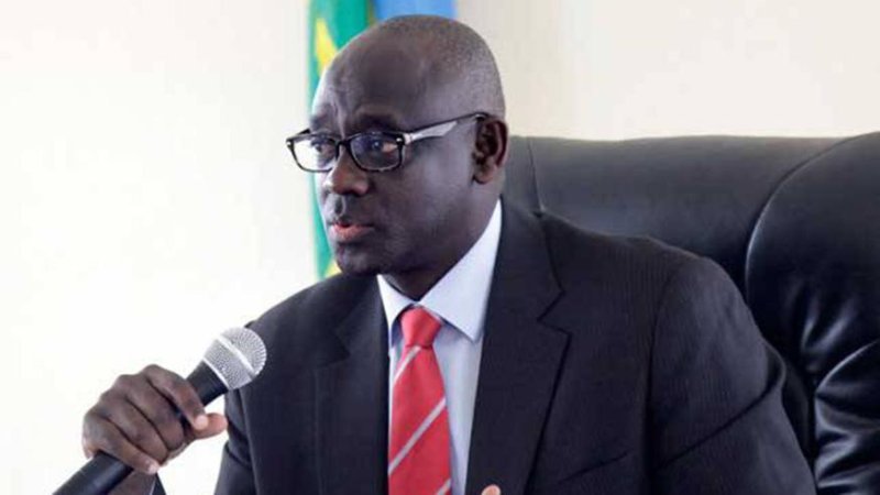 Guma mu rugo yuzuye turayikozaho imitwe y'intoki-Minisitiri Busingye