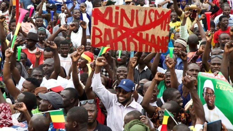 Mali: Abaturage babarirwa mu bihumbi bahuriye i Bamako bishimira ihirikwa ry'ubutegetsi