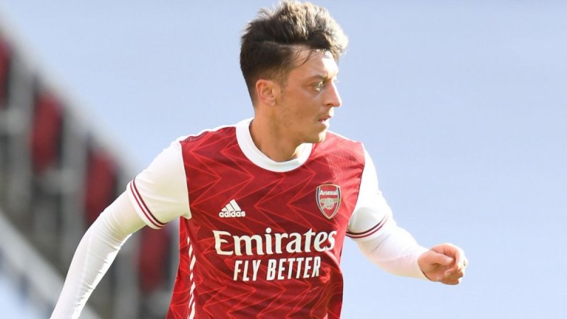 Arsenal ntizakoresha Mesut Ozil n'abandi bakinnyi 2 bakomeye muri Europa League