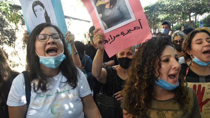 Abagore muri Algeria bamaganye ifatwa ku ngufu ry'umukobwa wanishwe atwitswe