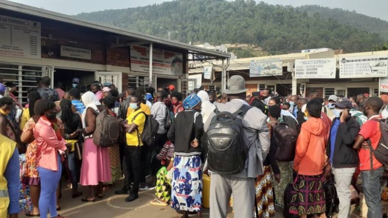 Gare ya Nyabugogo yuzuye abagenzi kubera ibyemezo by'inama y'abaminisitiri