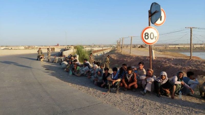 Afghanistan:Abasirikare ba Leta bahungiye mu kindi gihugu nyuma yo guhabwa isomo n'Abatalibani