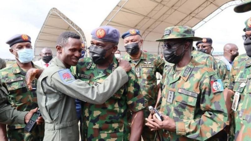 Abajura bahanuye indege y'intambara ya Leta ya Nigeria