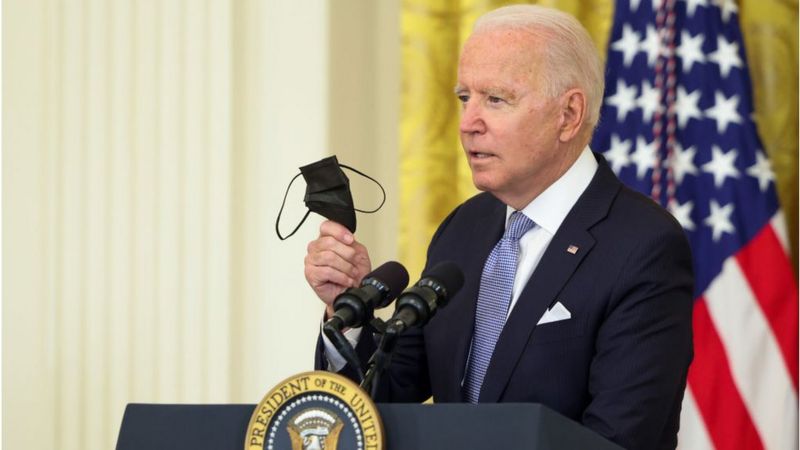 Perezida Biden yategetse ko uwemeye gukingirwa Covid-19 ahabwa 100,000FRW