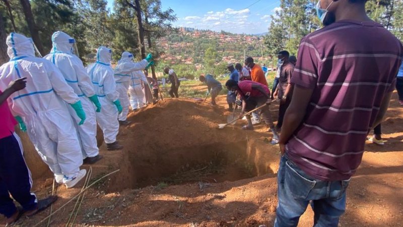 Abantu 10 bahitanwe na Covid-19 mu Rwanda abandi 377 barayandura