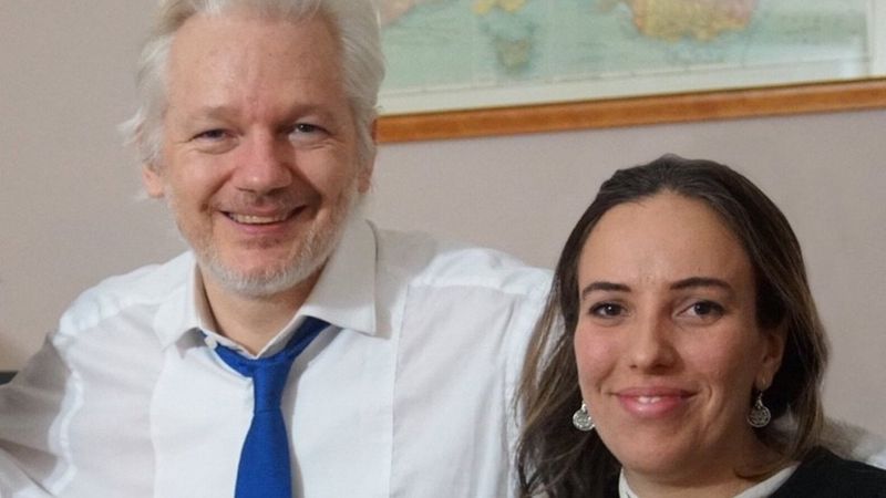 Julian Assange washinze Wikileaks ikamugira umwanzi wa US yemerewe kurongorera muri gereza