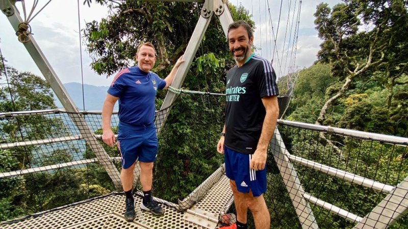 Robert Pires na Ray Parlour bakiniye Arsenal yakoze amateka bagiriye ibihe byiza muri Pariki ya Nyungwe