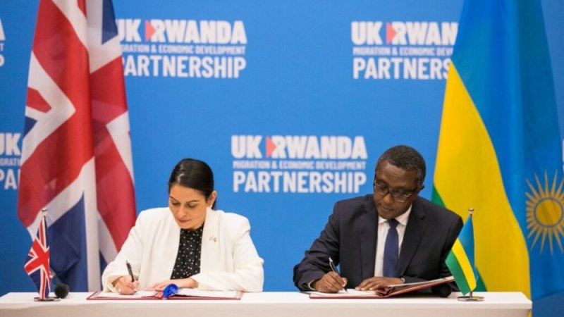 Sobanukirwa byimbitse uko Abimukira bazaturuka mu Bwongereza bazabaho bageze mu Rwanda 