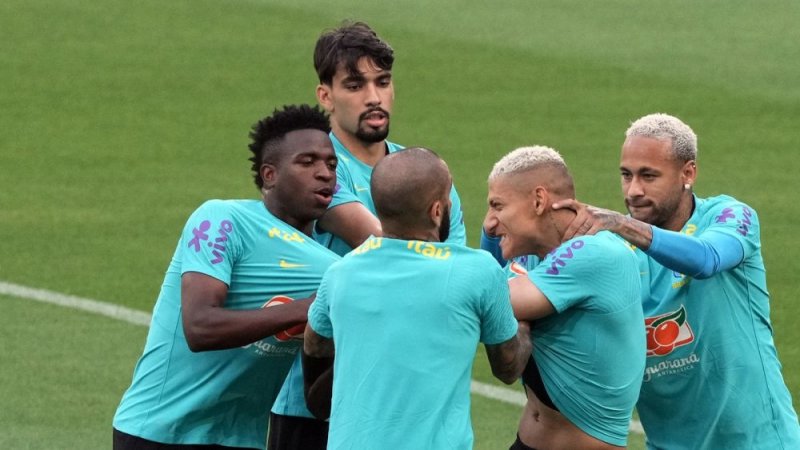 Richarlison na Vinicius Jr barwaniye mu myitozo y'ikipe y'igihugu [AMAFOTO]