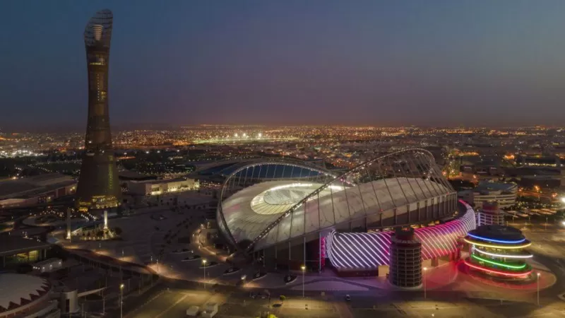 Qatar yirukanye abakozi b'abimukira bigaragambije kuko badahembwa 