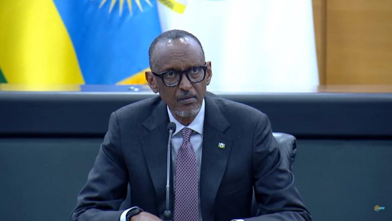 Perezida Kagame yasabye abayobozi kureka amagambo bagakorera abaturage 