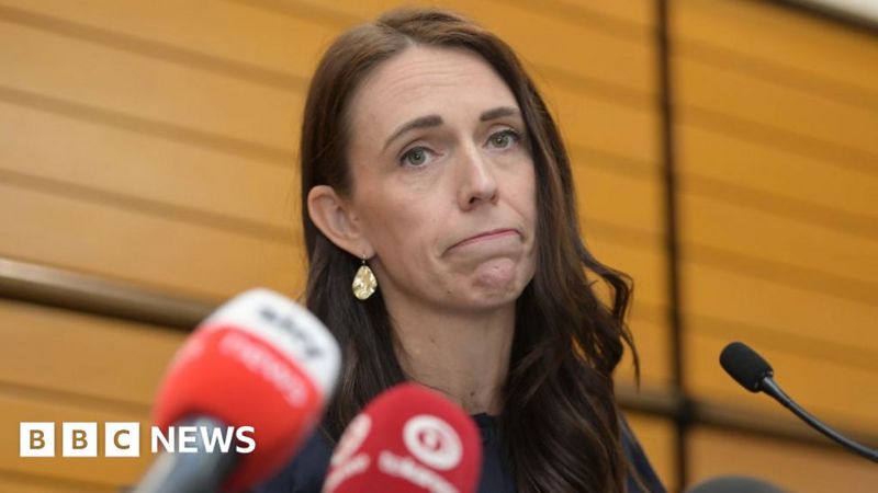 Umuyobozi wa New Zealand yeguye avuga ko “nta ngufu asigaranye” zo gutegeka