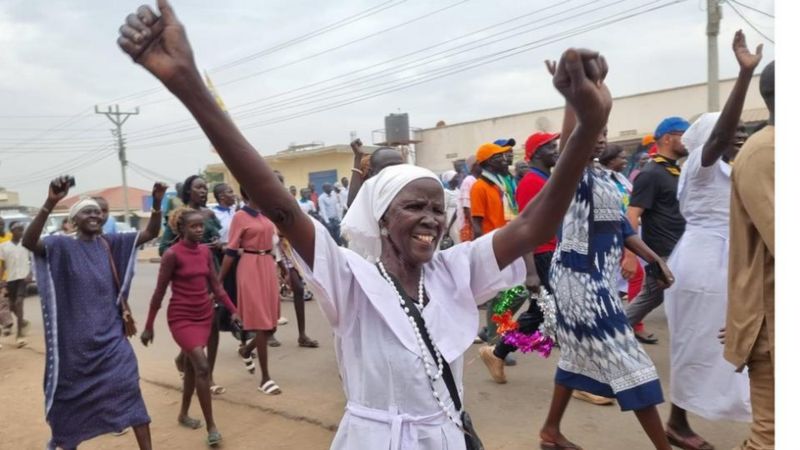 Bagenze iminsi icyenda n'amaguru bagiye kureba Papa Francis