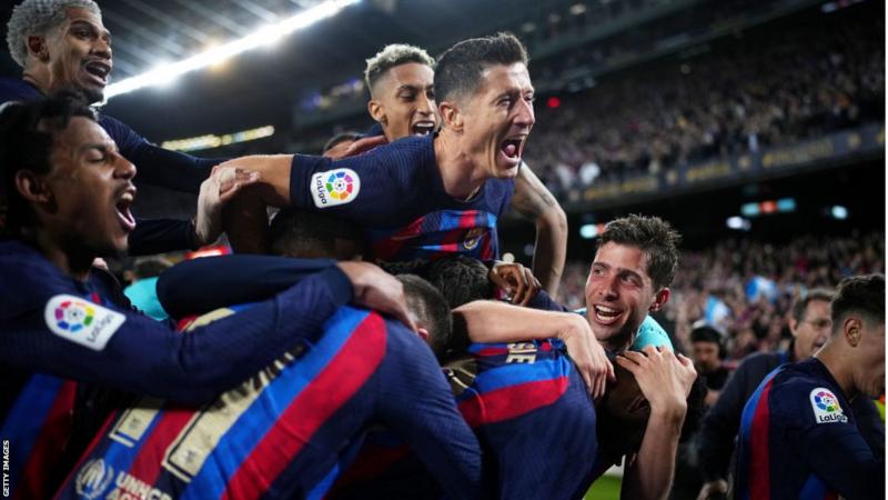 Real Madrid yatanze byeruye igikombe cya shampiyona itsindwa na FC Barcelona
