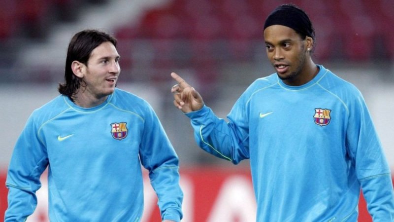  Umunyabigwi muri Brazil Ronaldinho yahishuye abakinnyi 3 beza kurusha Lionel Messi