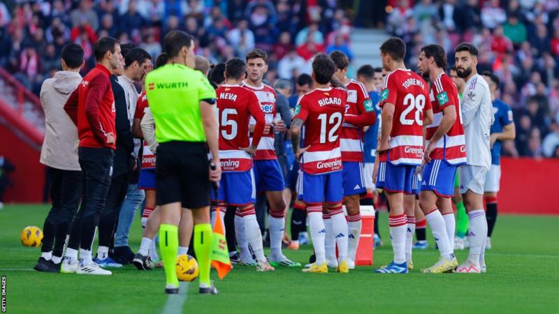 Umukino wa La Liga wasubitswe kubera umufana wapfiriye muri sitade