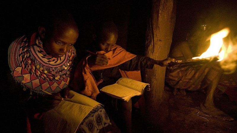 Abaturage barakariye ubutegetsi kubera ibura ry'umuriro mu gihugu hose