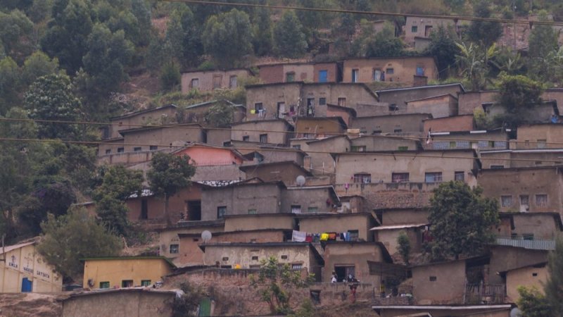 Gasabo: Umukingo waridukiye ku nzu babiri mu bari bayiryamyemo bahasiga ubuzima