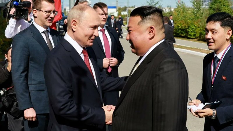 Perezida Putin yahaye mugenzi we wa Koreya ya Ruguru impano ihebuje