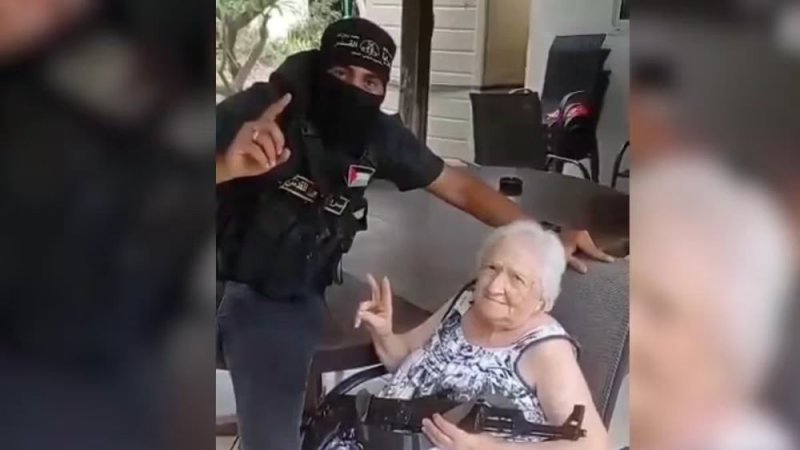Mu buryo butangaje, umukecuru yakijijwe na Lionel Messi ubwo yari agiye kwicwa na Hamas