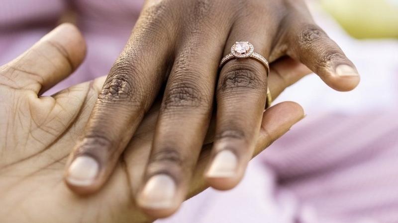 Uburakari muri Ghana kubera umunyedini gakondo w'imyaka 63 washatse umukobwa w'imyaka 12