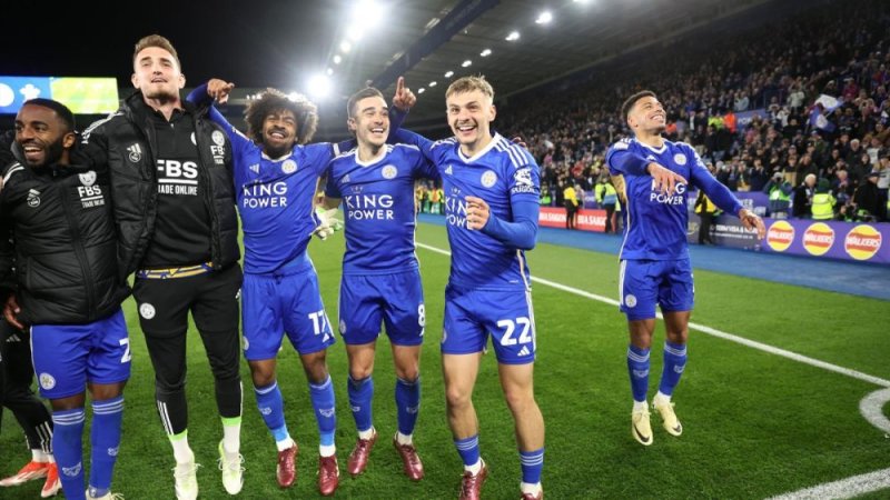 Leicester City yatitije Premier League 2016 yayigarutsemo nyuma y'umwaka umwe imanutse