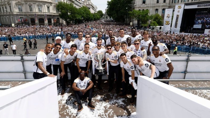 Real Madrid yeretse igikombe abafana mu birori bidasanzwe [AMAFOTO]