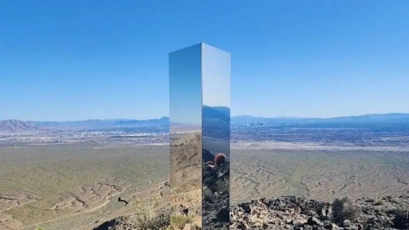 Monolith: Inkingi y'amayobera yabonetse mu butayu bwa Nevada