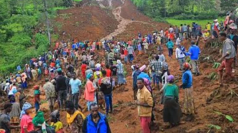 Perezida Kagame yafashe mu mugongo Abanya-Ethiopia bibasiwe n'inkangu