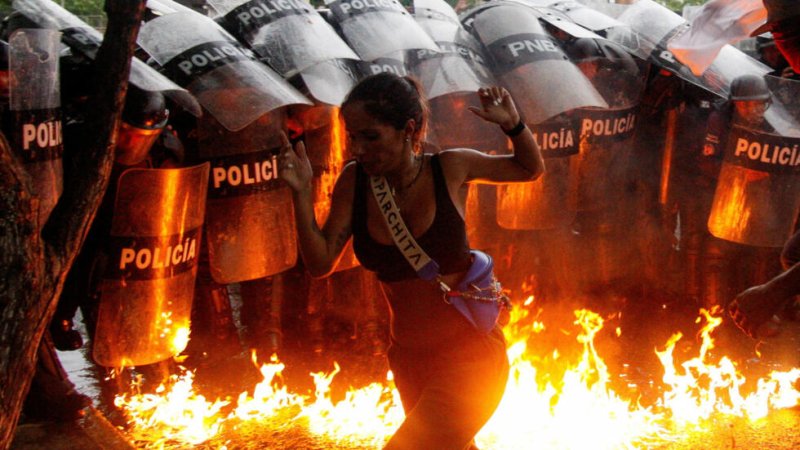 Venezuela: Hazindukiye imyigaragambo isaba Nicolas Maduro kwegura 