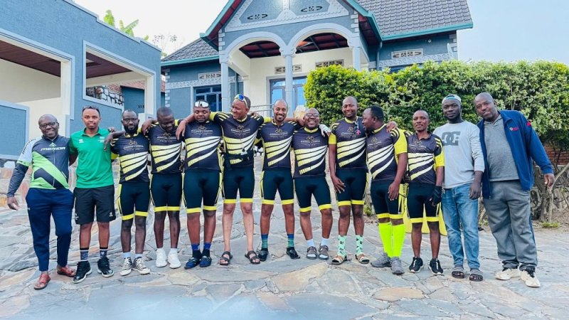Abakinnyi b'amagare batabigize umwuga biyemeje gukundisha Abanyarwanda uyu mukino