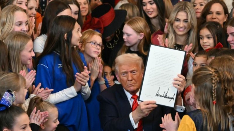 Perezida Trump yahagaritse abihinduje igitsina mu mikino y'abagore