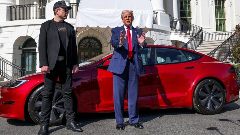 Musk agiye kugabanya inshingano ze mu butegetsi bwa Amerika, yite kuri Tesla