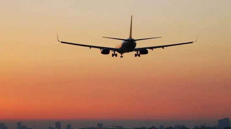 Sosiyete z'indege zinyuranye zahagaritse igendo zica mu kirere cya Pakistan