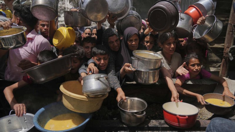Gaza: Abaturage bugarijwe n'inzara bategereje imfashanyo