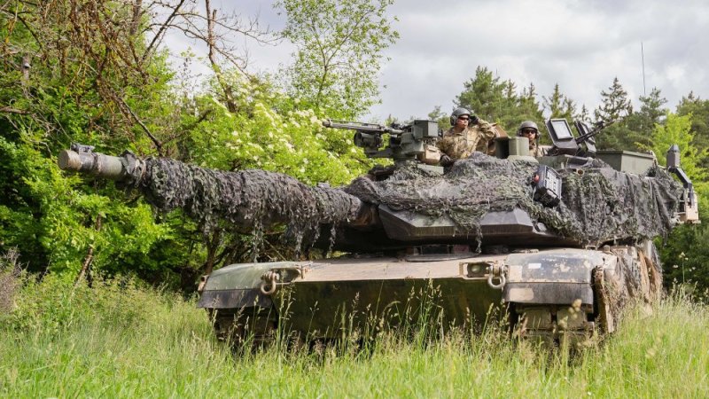 Mu bifaru bya Abrams Amerika yahaye Ukraine mu kurwanya u Burusiya, hasigaye bitanu