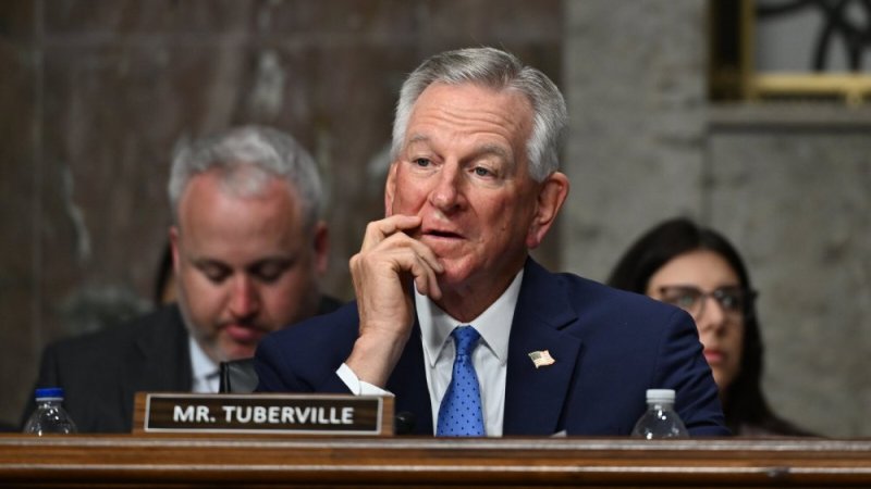 Zelensky arabizi ko ari gutsindwa - Senateri Tommy Tuberville wa Amerika